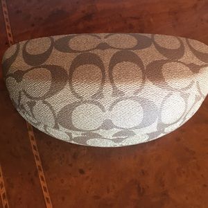 5️⃣for$25 🍋 Coach Hard Sunglasses Case